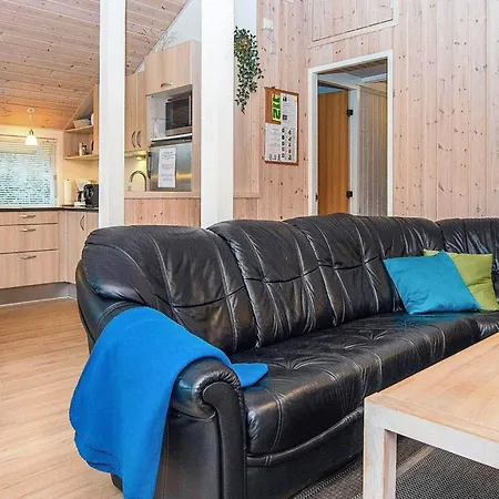 6 Person In Vakantiehuis Fårvang